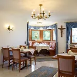 Garni Demmel Hotel